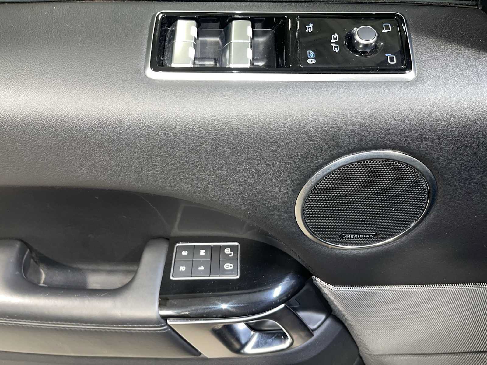 Used 2019 Land Rover Range Rover Sport HSE AWD/4WD image 23
