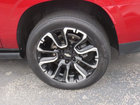 Used 2022 Chevrolet Suburban High Country RWD image 15