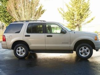Used 2004 Ford Explorer XLT video 2
