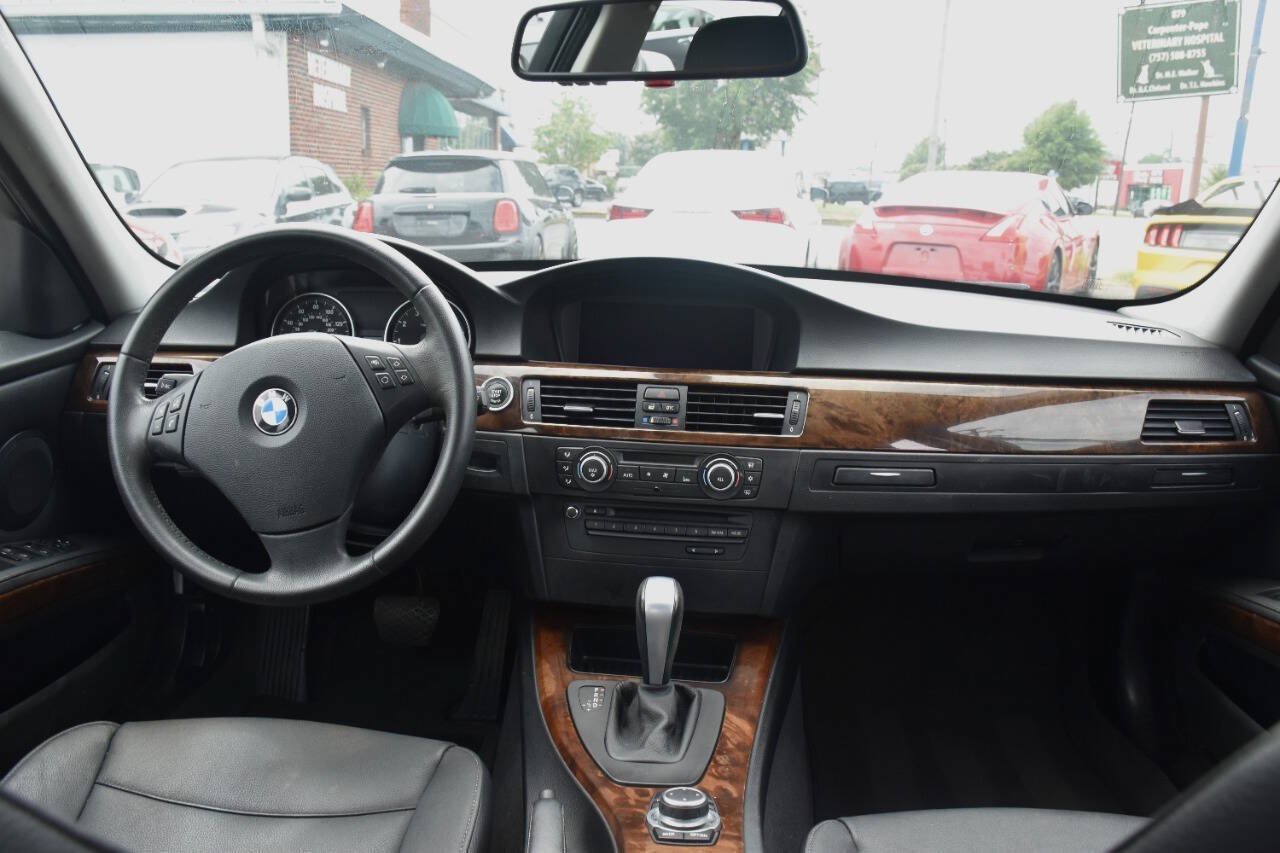 Used 2010 BMW 328i Sedan RWD image 11