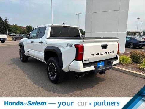 Used 2024 Toyota Tacoma TRD Off-Road AWD/4WD image 4