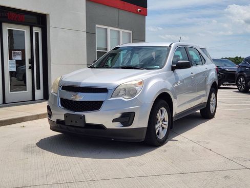 Used 2015 Chevrolet Equinox LS FWD image 2