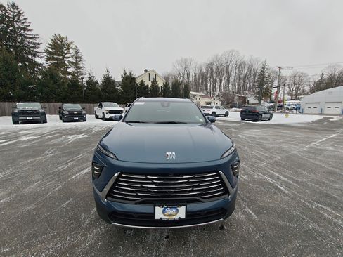 Certified 2025 Buick Enclave Preferred image 6