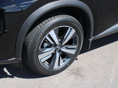 Used 2024 Nissan Rogue SL w/ SL Premium Package image 11