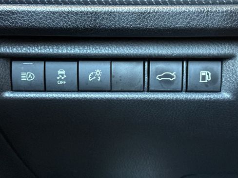 Used 2025 Toyota Camry SE FWD image 29