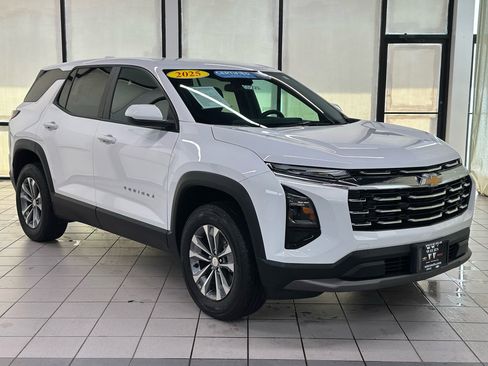 Certified 2025 Chevrolet Equinox LT FWD image 1