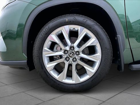 Used 2024 Toyota Highlander Limited image 10
