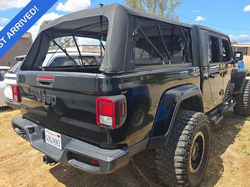 Used 2023 Jeep Gladiator Sport image 3