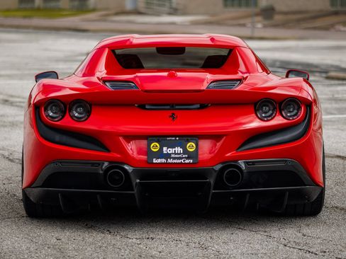 Used 2021 Ferrari F8 Tributo image 7