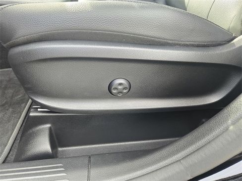 Used 2025 Mercedes-Benz GLA 250 4MATIC image 18