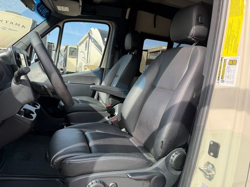 Used 2021 Mercedes-Benz Sprinter 2500 image 13