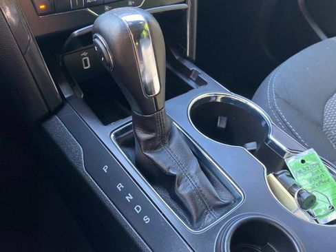 Used 2019 Ford Explorer XLT w/ Equipment Group 201A FWD image 29
