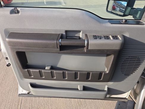 Used 2015 Ford F250 XLT image 11