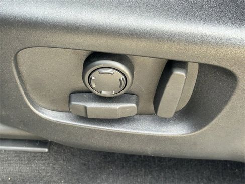 Used 2024 Land Rover Discovery Sport S image 30