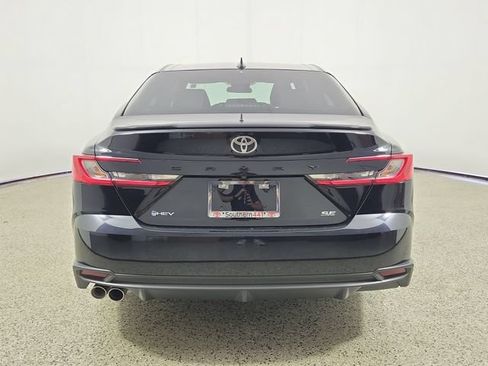 Used 2025 Toyota Camry SE FWD image 6