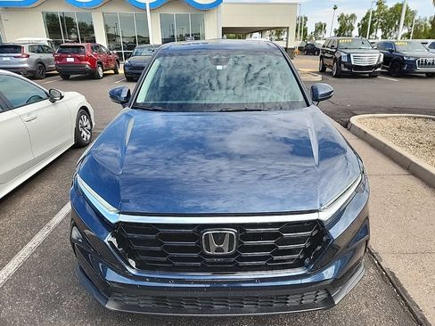 Used 2023 Honda CR-V EX image 3