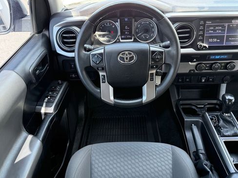 Used 2022 Toyota Tacoma SR5 w/ Technology Package RWD image 16