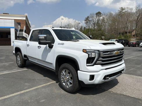 New 2026 Chevrolet Silverado 2500 High Country w/ High Country Premium Package image 3