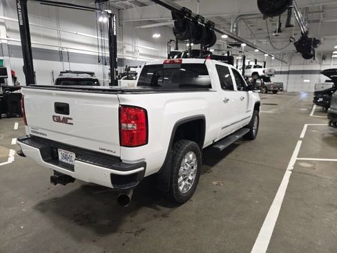 Used 2016 GMC Sierra 2500 Denali w/ Duramax Plus Package AWD/4WD image 5