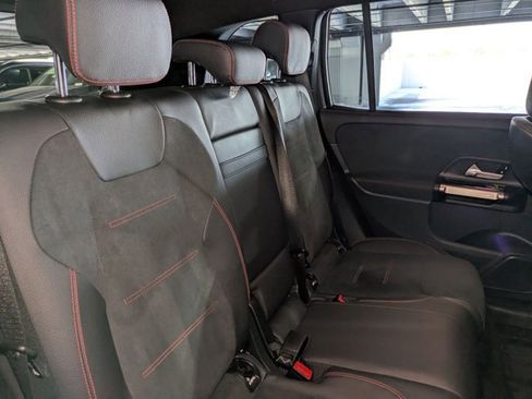 Certified 2023 Mercedes-Benz GLB 250 4MATIC image 18