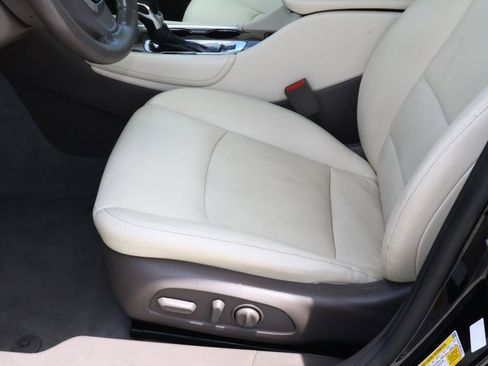 Used 2024 Chevrolet Malibu LT FWD image 13