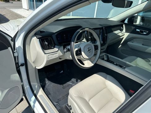 Used 2023 Volvo XC60 B5 Plus w/ Climate Package AWD/4WD image 13
