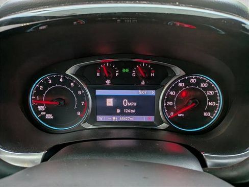 Used 2022 Chevrolet Traverse RS image 11