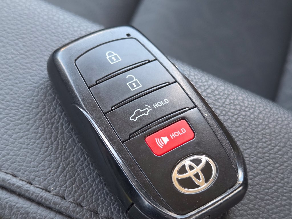 Used 2023 Toyota Tundra Limited AWD/4WD image 42