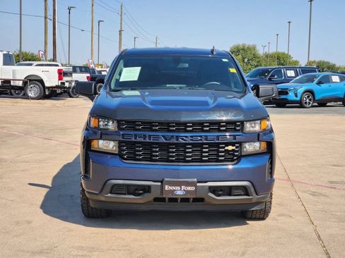 Used 2022 Chevrolet Silverado 1500 Custom RWD image 2