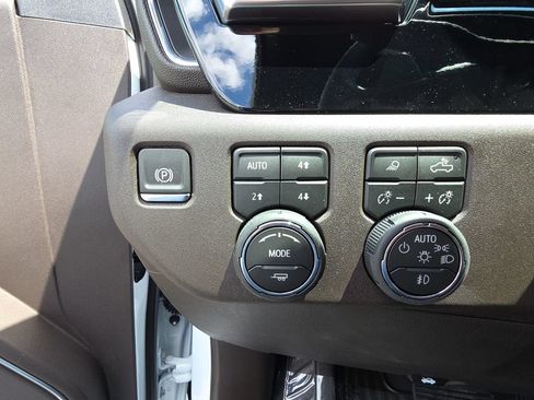 New 2026 Chevrolet Silverado 1500 LTZ w/ Z71 Off-Road Package AWD/4WD image 21