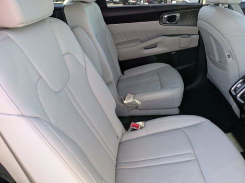 Certified 2023 Kia Sorento SX Prestige image 14