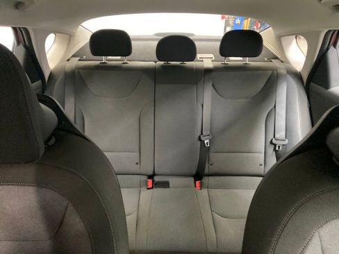 Used 2025 Kia K4 LXS image 32