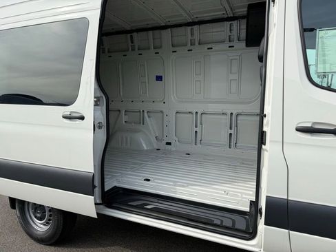 New 2026 Mercedes-Benz Sprinter 2500 image 18