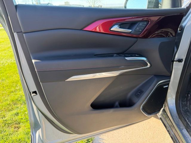 Used 2024 Chevrolet Traverse RS w/ LPO, Floor Liner Package AWD/4WD image 19