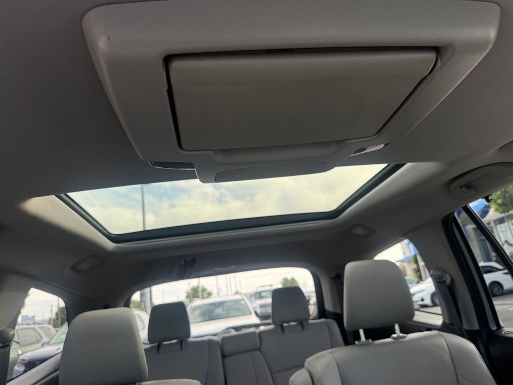 Used 2021 Honda Pilot Elite image 54