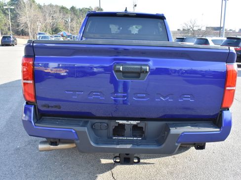 Used 2024 Toyota Tacoma 4x4 Double Cab image 8