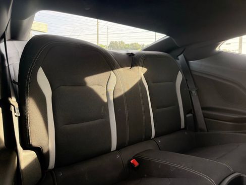 Used 2018 Chevrolet Camaro LT RWD image 30