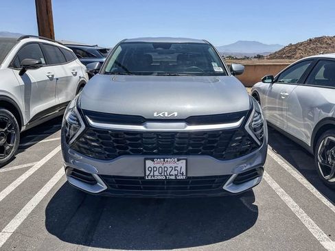 Used 2025 Kia Sportage EX FWD image 6