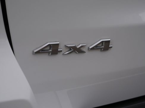 Used 2018 Jeep Grand Cherokee Limited image 23