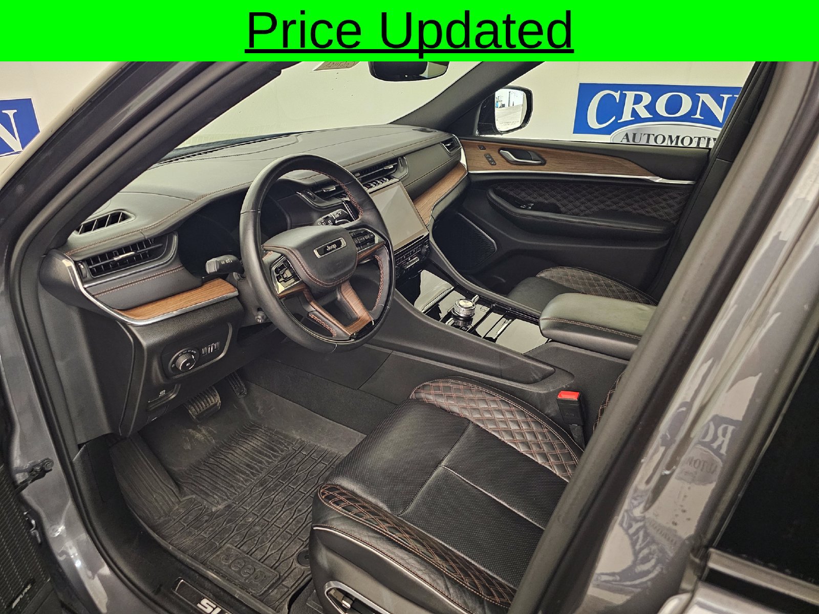 Used 2024 Jeep Grand Cherokee L Summit w/ High Altitude Package AWD/4WD image 4