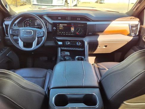 Used 2024 GMC Sierra 1500 Denali w/ Denali Reserve Package image 4
