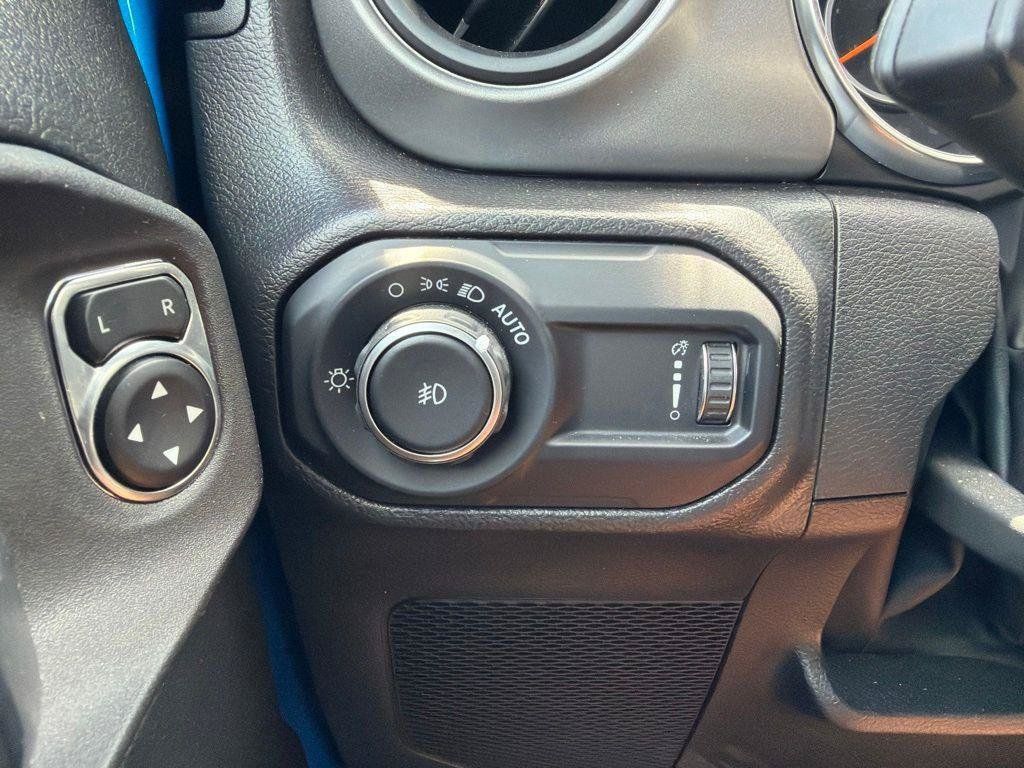 Used 2023 Jeep Wrangler Sport AWD/4WD image 32