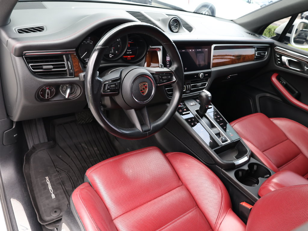 Used 2023 Porsche Macan Turbo AWD/4WD image 14