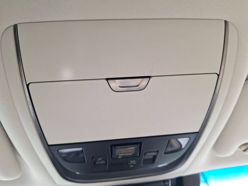Used 2019 Lexus LS 500 w/ Accessory Package (Z2) RWD image 17