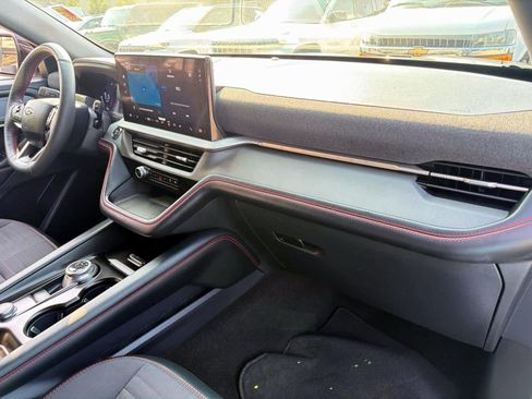 Used 2025 Ford Explorer ST-Line w/ ST-Line Street Pack AWD/4WD image 9