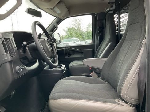 Used 2024 GMC Savana 2500 w/ Driver Convenience Package RWD image 2