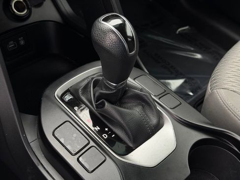 Used 2017 Hyundai Santa Fe SE image 32