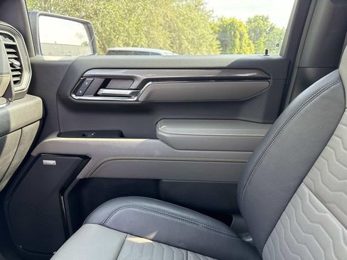 Used 2024 Chevrolet Silverado 1500 ZR2 w/ Technology Package AWD/4WD image 22