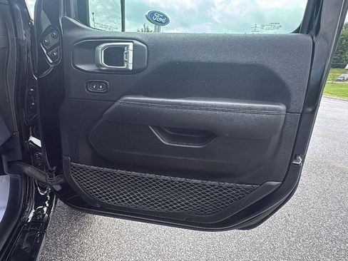 Used 2023 Jeep Wrangler Unlimited Sahara AWD/4WD image 12
