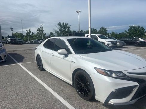 Used 2021 Toyota Camry XSE w/ Cold Weather Package FWD image 3